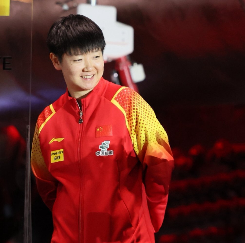 ky开元精彩 - 莎拉波娃回归赛场，惊险取胜首场状态亮眼，SKT观众沸腾！